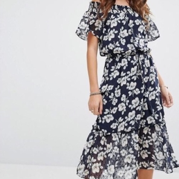 Moon River Dresses & Skirts - Moon River Off The Shoulder Dress
